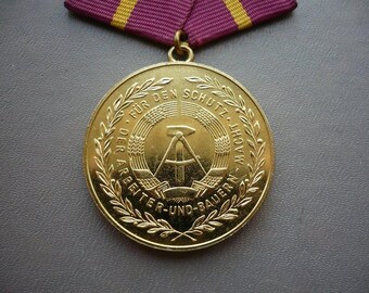 兵隊の勲章☆ ドイツ 東ドイツ民間防衛勲章 – 最高位、30年間の勤続 - Etsy 日本