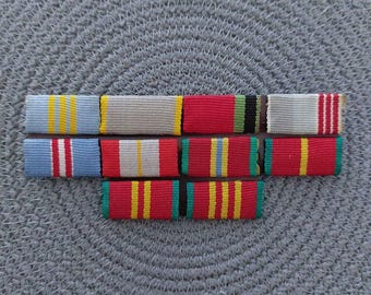 Cinta soviética vintage de veterano de la Segunda Guerra Mundial, a juego con las medallas de las órdenes concedidas al caballero. Fabricada en la URSS en la década de 1970.