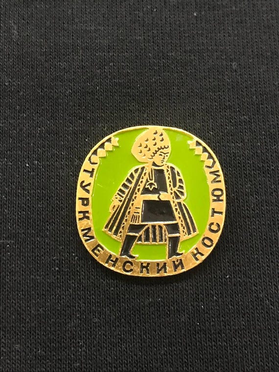 USSR Original Vintage Pinback Brooch "Puss'n Boots" Le Chat Botté