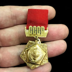 Vintage USSR Badge: 50th Anniversary of the Formation of the USSR (1922–1972)