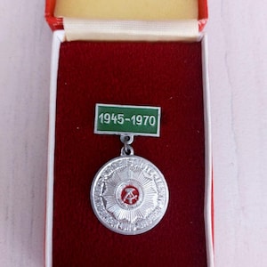 GDR Medal – 25 Years of Service in the Protection of the Workers' and Peasants' Power (1945–1970)