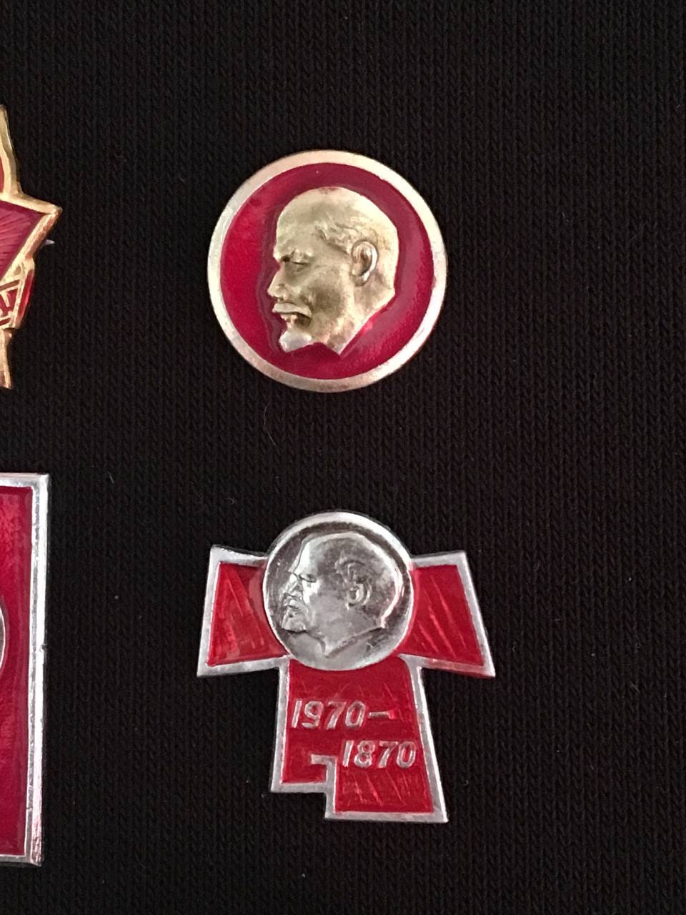 ウラジミール・レーニンをあしらったソ連のヴィンテージバッジ 10 個の