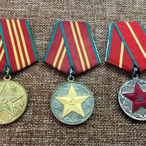 Lote de veinte medallas militares XIX-XX incluyendo : …