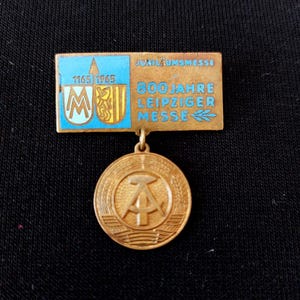Vintage 1960s GDR Badge – Original East German DDR Collectible Pin