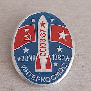 Raro emblema vintage da URSS "Salyut-Soyuz Intercosmos" – Voos Espaciais Internacionais