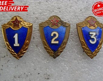 Army War Class Badges – 1970s  Military Set