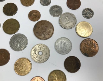World Coin Collection: Set of 25 Circulated Coins