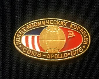 Vintage 1970s Soyuz Apollo Space Flight Badge