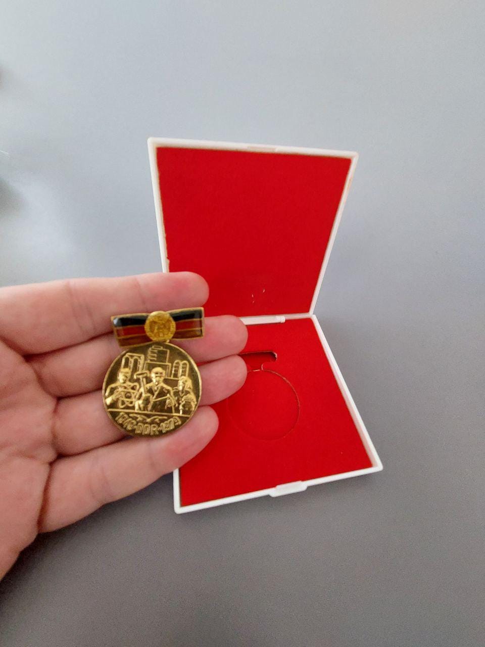 東ドイツ勲章 – 「ドイツ民主共和国（1949-1979）建国30周年