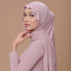 NEW Instant Hijab Pashmina Rayon with Inner Jersey “Lilla”