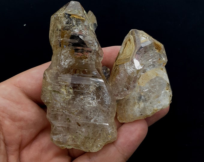 167 Grams Beautiful Big Size Clean Termenated Window quartz Crystals