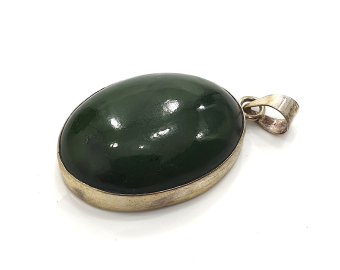 20 Grams Beautiful Green Nephrite Jade Ovel Locket