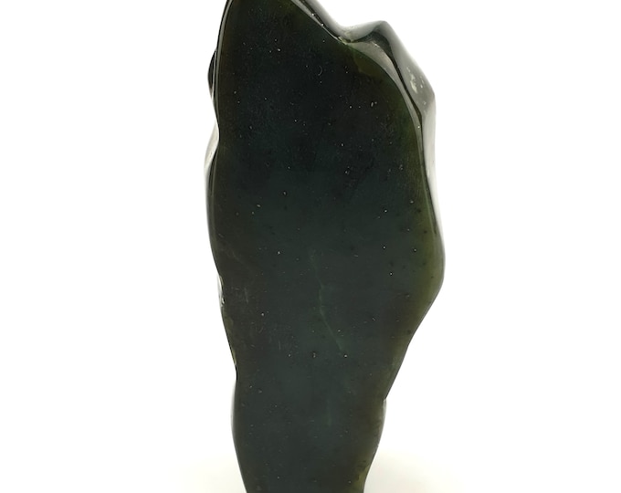 Beautiful Nephrite Jade - nephrite free form 477 Grams