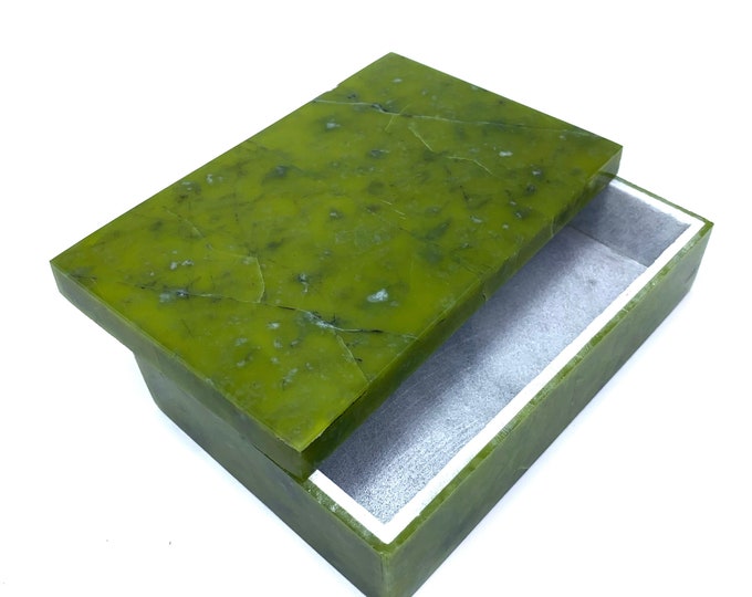 648 Grams Top Quality Green King Shah Maqsood Jade Box - Jade Box - Shah Maqsood Box - Green Jade Box