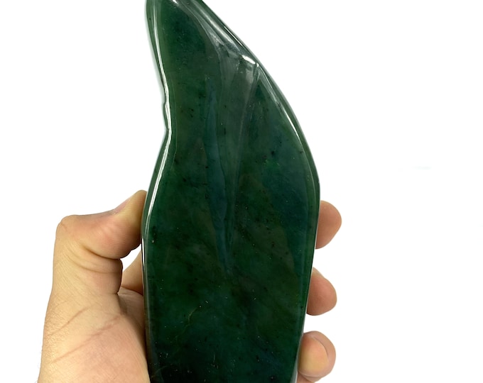 Best Quality Green Nephrite Jade Free Form,Nephrite Jade Displays,Nephrite Jade Stone,Green Nephrite Free Form,Nephrite Jade 620 Grams