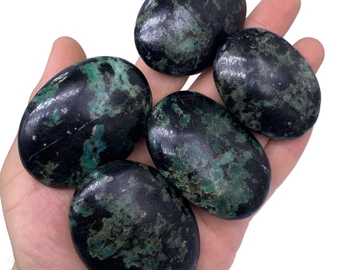 Great Quality Green Hydro Garnet Palm Stone - Hydro Garnet Palm Stone - Hydro Garnet Palmstones - Hydro Garnet Palm Stones - Hydro Garnet
