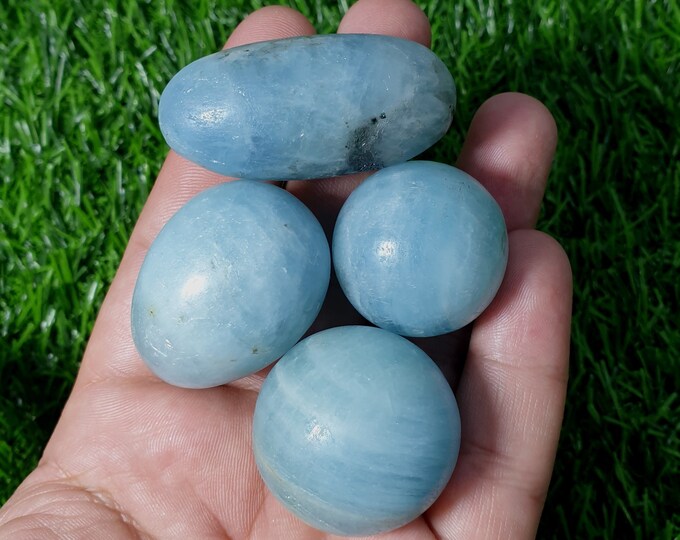 165 Grams Beautiful Sky Blue Aquamarine Sphere - Egg - Palm From Afghanistan