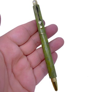 Pluma de jade verde de la mejor calidad - Pluma de jade Shah Maqsood - Pluma de piedra verde - Pluma de piedra de jade - Pluma de jade Shah Maqsood - Pluma de jade decorativa
