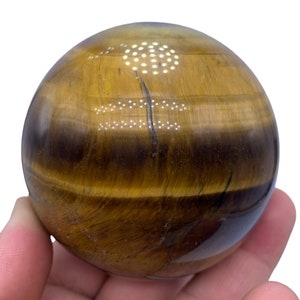 Esfera de ojo de tigre pulida: bola de piedra marrón dorada (76 mm, 650 g)