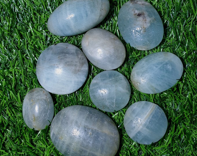 Beautiful Sky Color Blue Aquamarine Palms 340 Grams