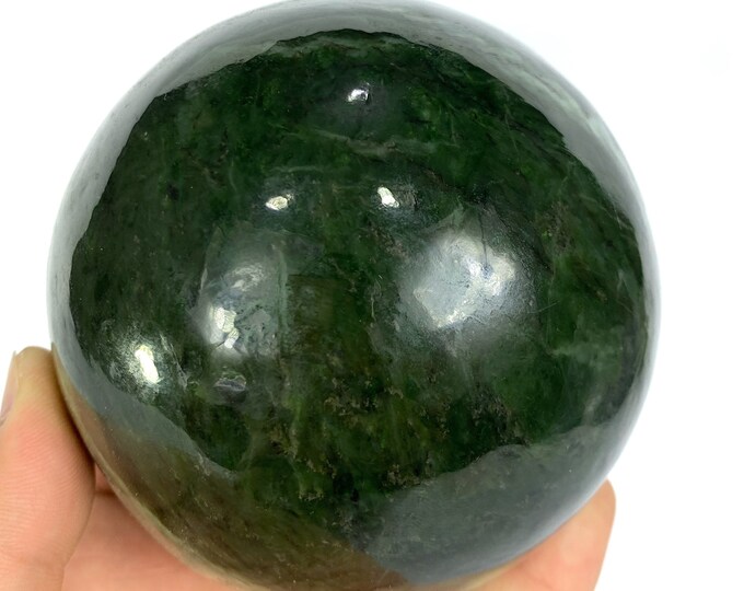 Great Quality Green Color Nephrite Jade Ball/Sphere - Nephrite Jade - Jade Ball - Nephrite Jade Ball/Sphere 1378 Grams