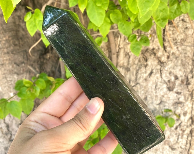 656g Green Nephrite Jade Tower, Green Jade Tower, Nephrite Tower, Jade Tower, Nephrite Jade Obelisk, Nephrite Obelisk, Nephrite Jade Stone