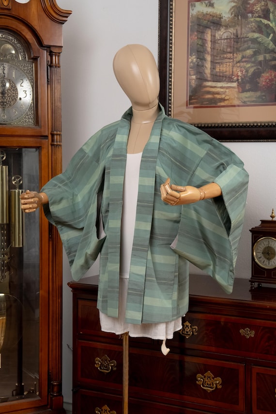 DEAR VANILLA Authentic Japanese Haori for Women Traditional Kimono Jacket Vintage Made in Japan HA-0476