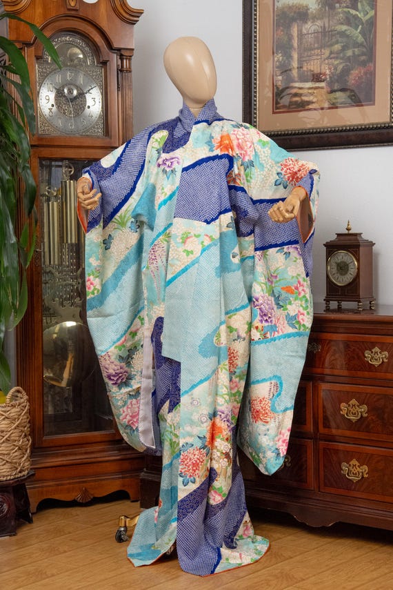 DEAR VANILLA Authentic Traditional Japanese Furisode Kimono for Women Vintage Silk Robe Made in Japan KMF-0299