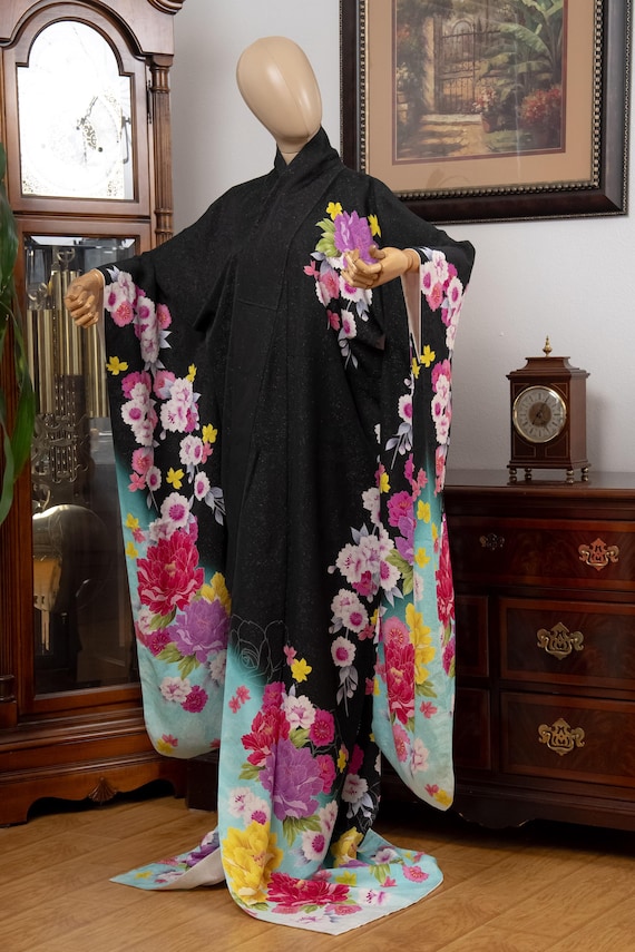 DEAR VANILLA Authentic Traditional Japanese Furisode Kimono for Women Vintage Silk Robe Made in Japan KMF-0351