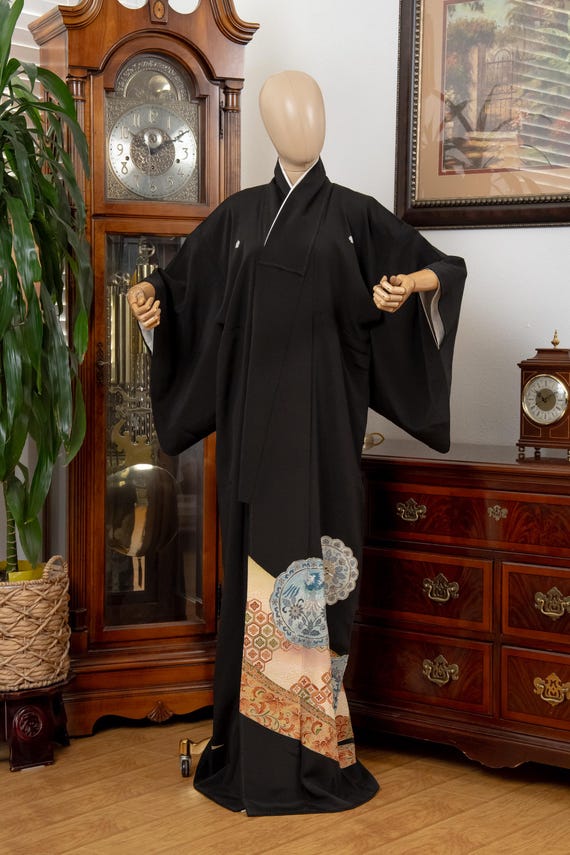 DEAR VANILLA Authentic Traditional Japanese Tomesode Silk Kimono for Women Vintage Robe Made in Japan KMT-0210