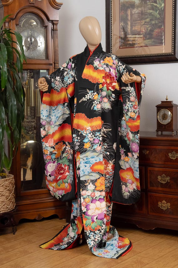DEAR VANILLA Authentic Traditional Japanese Kakeshita Wedding Kimono for Women Vintage Silk Robe Made in Japan KST-0063