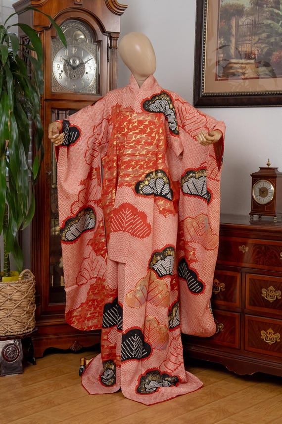DEAR VANILLA Authentic Traditional Japanese Furisode Kimono for Women Vintage Silk Robe Made in Japan KMF-0307