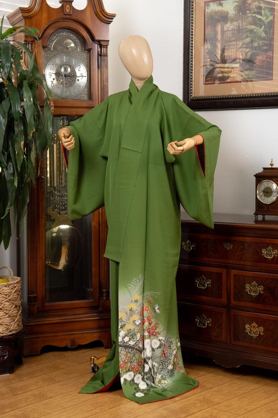 DEAR VANILLA Authentic Traditional Japanese Tomesode Kimono for Women Vintage Silk Robe Made in Japan KMT-0203