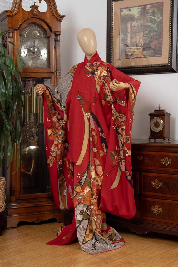 DEAR VANILLA Authentic Traditional Japanese Furisode Kimono for Women Vintage Silk Robe Made in Japan KMF-0270