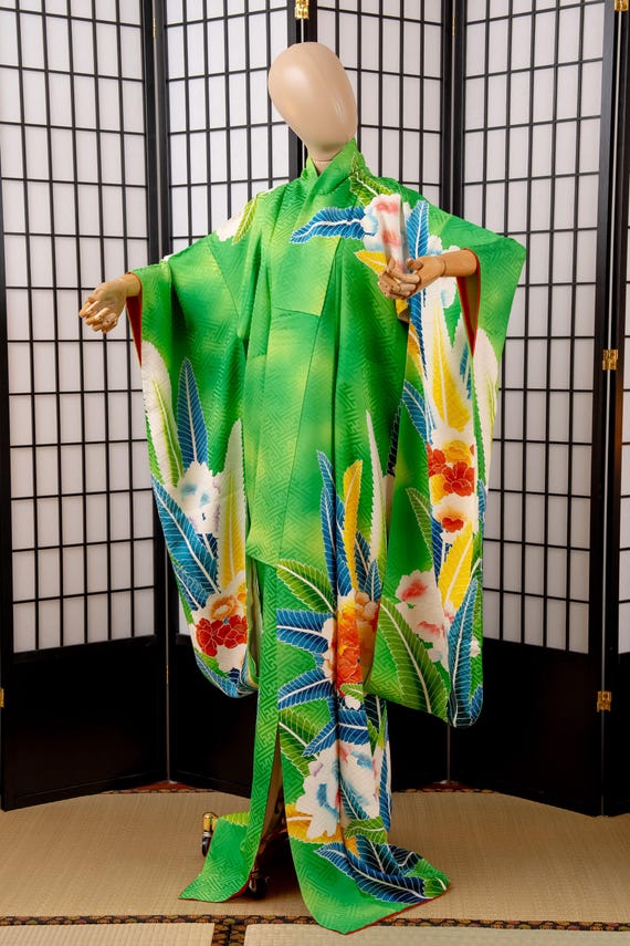 DEAR VANILLA Authentic Traditional Japanese Furisode Kimono for Women Vintage Silk Robe Made in Japan KMF-0345