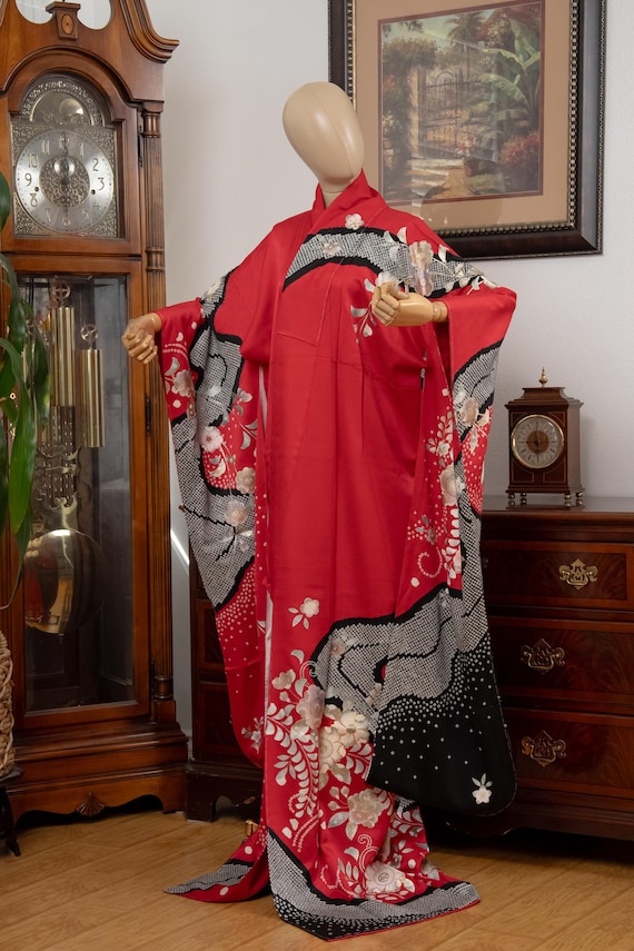 DEAR VANILLA Authentic Traditional Japanese Furisode Kimono for Women Vintage Silk Robe Made in Japan KMF-0360