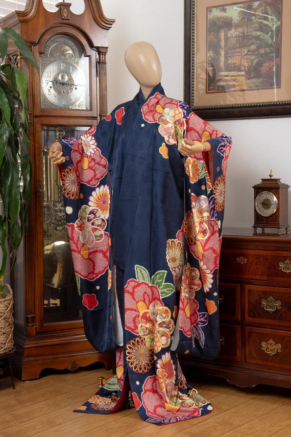 DEAR VANILLA Authentic Traditional Japanese Furisode Kimono for Women Vintage Silk Robe Made in Japan KMF-0295