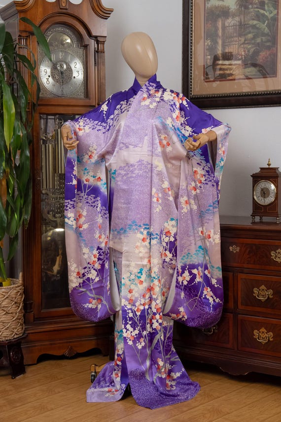 DEAR VANILLA Authentic Traditional Japanese Furisode Kimono for Women Vintage Silk Robe Made in Japan KMF-0309