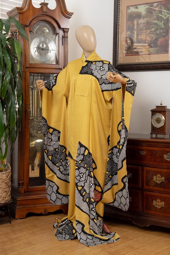 DEAR VANILLA Authentic Traditional Japanese Furisode Kimono for Women Vintage Silk Robe Made in Japan KMF-0293