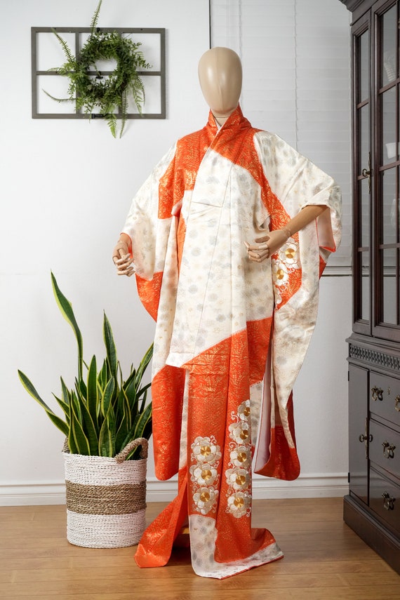 DEAR VANILLA, Authentic Traditional Japanese Kimono Furisode for Women, Vintage Silk Robe, Made in Japan, KMF-0009