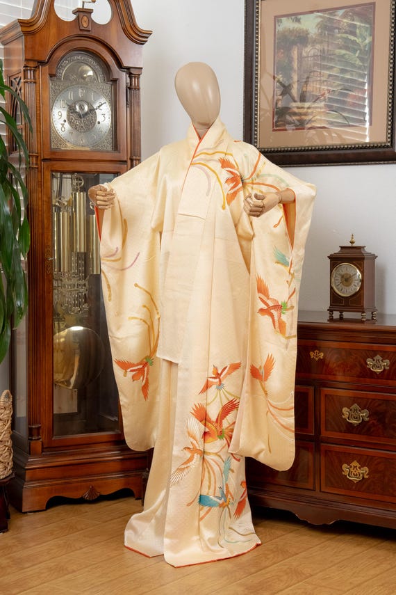 DEAR VANILLA Authentic Traditional Japanese Furisode Kimono for Women Vintage Silk Robe Made in Japan KMF-0282