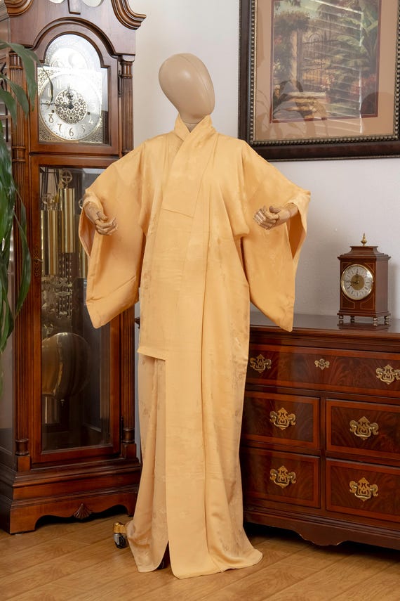 DEAR VANILLA Authentic Traditional Japanese Iromuji Kimono for Women Vintage Robe Made in Japan Genuine Original KMI-0179