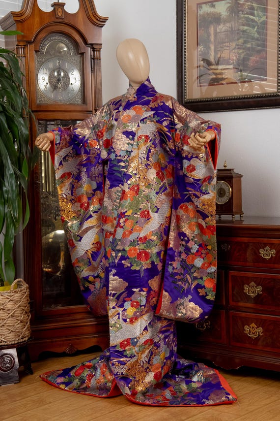 DEAR VANILLA Authentic Traditional Japanese Uchikake Wedding Kimono for Women Vintage Silk Robe Made in Japan UCK-0049