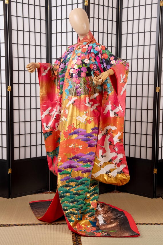 DEAR VANILLA Authentic Traditional Japanese Uchikake Wedding Kimono for Women Vintage Silk Robe Made in Japan Vintage UCK-0065