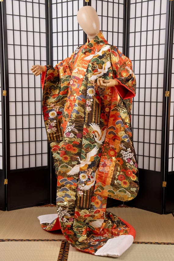 DEAR VANILLA Authentic Traditional Japanese Uchikake Wedding Kimono for Women Vintage Silk Robe Made in Japan Vintage UCK-0064