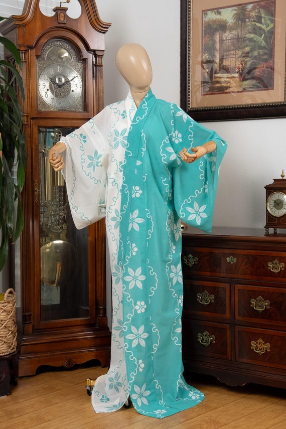 DEAR VANILLA Authentic Traditional Japanese Kimono for Women Vintage Dress Robe Made in Japan Genuine Original KM-0599
