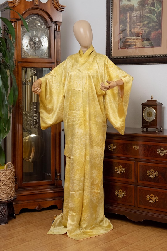 DEAR VANILLA Authentic Traditional Japanese Kimono for Women Vintage Dress Robe Made in Japan Genuine Original KM-0612