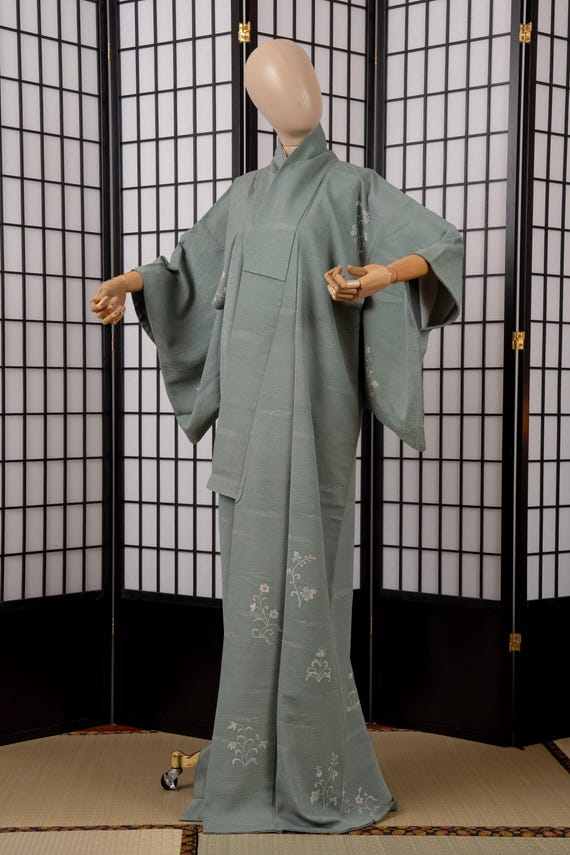 DEAR VANILLA Authentic Traditional Japanese Kimono for Women Vintage Dress Robe Made in Japan Genuine Original KM-0632
