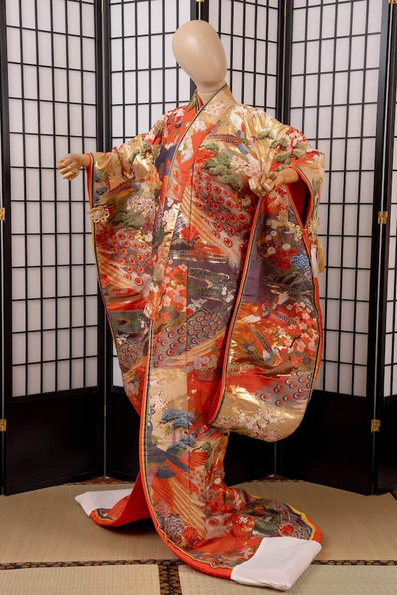 DEAR VANILLA Authentic Traditional Japanese Uchikake Wedding Kimono for Women Vintage Silk Robe Made in Japan Vintage UCK-0067