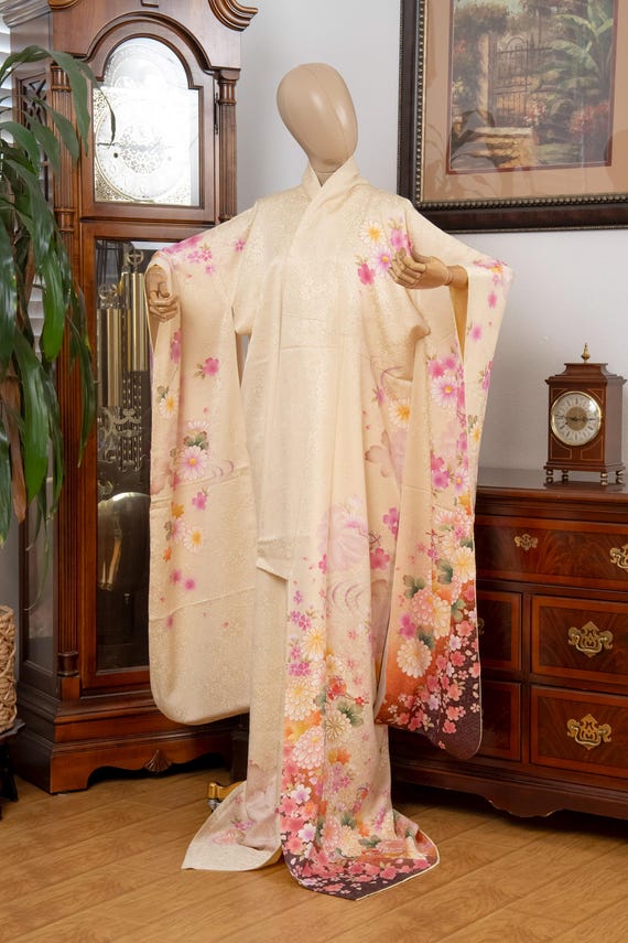 DEAR VANILLA Authentic Traditional Japanese Furisode Kimono for Women Vintage Silk Robe Made in Japan KMF-0328
